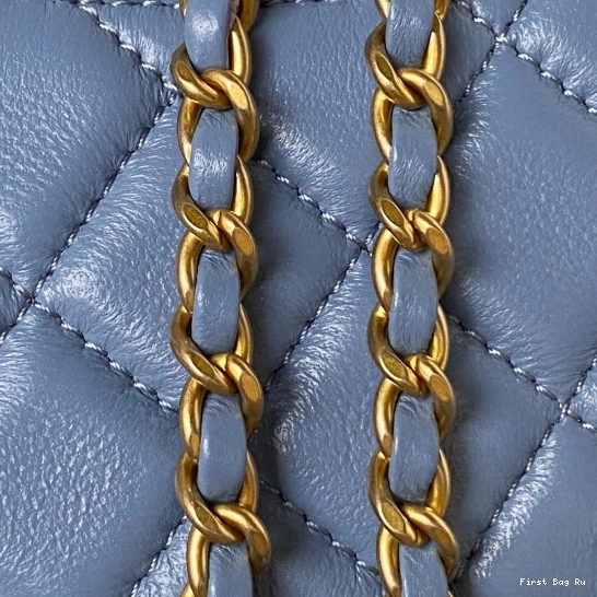 First Bag Ru FLAP CHANEL 17CM BAG 0818